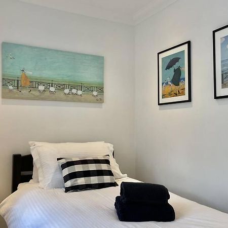 Lavender Apartment - Spacious Apartment Close To The Beach Deal Exterior foto