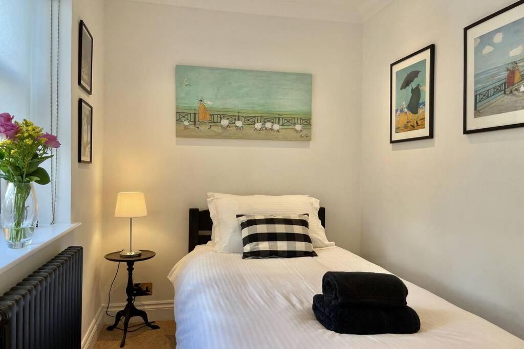 Lavender Apartment - Spacious Apartment Close To The Beach Deal Exterior foto